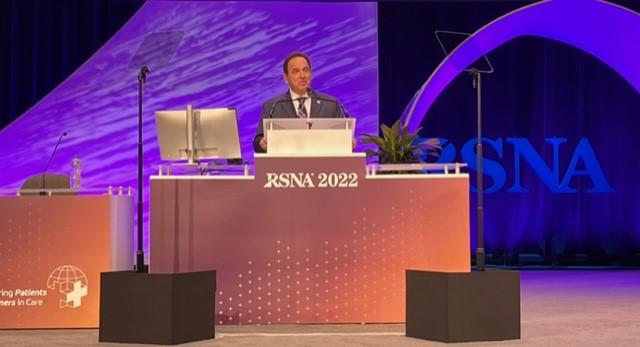 RSNA主席Bruce Haffty，医学博士，硕士，在2022年11月27日RSNA第108届年会第一天结束时发表了关于成像价值的全体讲话。
