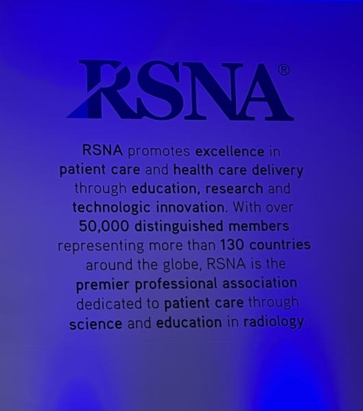 在第108届科学大会和年会期间，RSNA的使命始终存在，包括探索剧院附近的这个照明标志。