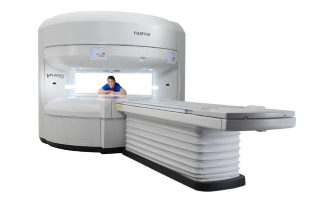 在芝加哥举行的2021年北美放射学会(RSNA)会议上，诊断成像和医疗信息解决方案提供商富士医疗保健美洲公司发布了其先进的高场开放MRI系统——速度MRI系统。