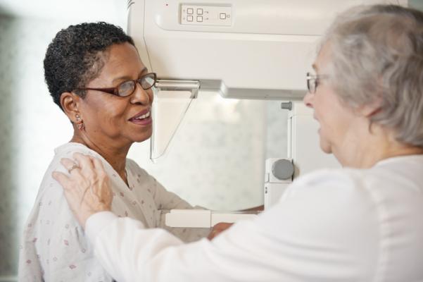 在接受乳房x光检查后，对乳房密度的认识似乎会在短时间内增加人们患乳腺癌的风险