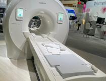富士的ECHELON协同系统是其下一代MRI系列的一部分。它具有智能单点触摸龙门控制，并具有人工智能驱动的重建。